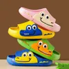 Slipper-Cartoon Krokodil Kinder Pantoffeln Offener Zeh ohne Rutschhaus Badezimmer Schuhe Baby Kinder Pantoffeln Sommerweiche Sohle Flats Schuhe Boy 240408