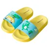 Slipper Kids fofos chinelos de dinossauros Padrão de carros de dinossauros Crianças Baby Home Slippers à prova d'água Roupa respirável para meninos Sapatos para meninas 240408