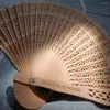 Figurines décoratives 50pcs Favors de mariage en bois personnalisés pour les cadeaux de fans de fans à main en bois pour personnaliser le pliage