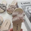 Slipper Fashion Kids Kids Girls Slippers Chaussures d'été H Pearls Crystal Princess Sandals Slippers Home Tente Outdoor Children Girl Slides 2448