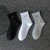 calcetines deportivos medias hombres y mujeres calcetines deportivos de algodón 10 colores 3 longitudes Precio al por mayor Ins Estilo caliente