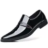 Printemps et été Nouveaux chaussures en cuir pour hommes Bright Business Leisure One Step Lazy Stylist Fashion