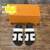 Designer tofflor Oran Sandals Leather Slides Summer Beach Classic Flat Fahion Men Women Shoes