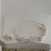 Clip per capelli Slbridal fatti a mano in porcellana in porcellana fiori d'acqua dolce perla per perle per perle per perle da sposa orecchino principessa principessa corona di donne gioielli