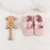 Premiers marcheurs quatre saisons nés bébé chaussures de marche classiques couleur assortiment arc princesse fille anti-glip solide doux solide