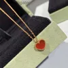 Hög version Original 1to1 Märke halsband Vancefe Lucky Love Red Jade Rose Gold Necklace 925 Silver Classic Heart Shaped Designer Högkvalitativ chokerhalsband