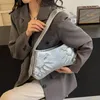 Drawschnellstring French Style Averarm Bag für Frauen 2024 Sommer Chic Silber Schultermängendes Leder Lady Handtasche Totes Shopper Geldbeutel