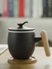 Tazze caffè in ceramica giapponese con filtro coperchio semplice per ufficio tazza creativa Personalità tè manico in legno