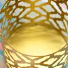 Kerzenhalter Gold Geometrisch ausgehöhlte Eisen Candlestick Creative Duft Cup Home Decoration Dekorationen