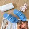 Mila Casual rond-tenen slippers 4 cm sandalen vrouwen houten sandalen platte canvas schoenen wit zwart blauw kanten letters fuzzy bont zomerschoenen