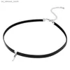 Colliers de pendentif Collier de couloir noir de couleur noire simple Pu Collier Retro Silver Color Bar Collier Pendante Femmes Femmes Fémiras