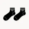 5 Paare Frauen Männer Baumwolle Socken Cartoon Buchstaben niedliche Farbmuster Mode Sternenhimmel Astronaut UFO Planet Design Style Socken 240408