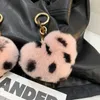 Caqueta de llave de leopardo de llavero esponjoso para niñas de regalo de regalo llave de llave de llave de llave de moda accesorios colgantes de bolsas