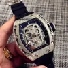 Skull Hollowed Out Mens Automatic Mechanical Watch Diamond Personlig mode Lysande tidvatten Tejp Vattentät TR8J