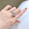 Klaster Pierścienie Pełna Ponitaire 4CT Diamond Ring Real 925 Srebrny Party Wedding For Women Bridal Empagement Obietnicy Biżuteria