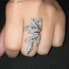 Pierścienie klastrowe Huitan Bling Liść Pierścień palca dla kobiet w pełni utwardzony błyszczące sześcienne cyrkonowe pierścionki Kryształowe Pierścionki ślubne luksusowa biżuteria mody240408