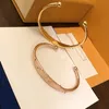 Met doos open minnaar bangle armband luxe ontwerper armbanden goud roségoud voor vrouw mode armbanden aanbod kerstbruiling sieraden