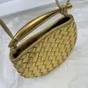 bolsa de grife mini saco de ombro de saco de sardinha feita de material genuíno de couro com alças de metal e tecelagem clássica combinada com arte elegante e elegante