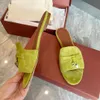 Designer Slippers Loro P Ladies Slippers Womens Summer Charms Walk Sandals Slide Slide en cuir en cuir en cuir en cuir Tableaux Couleur solide avec verrouillage 35-42