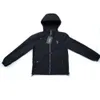 Trapstar American Solid Black Long Sleeved Liten Etikett huva Windbreaker Jacket Autumn Versatile