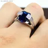 Ringos de cluster Huitan Luxury Deep Blue Solitarire Anéis para mulheres nobres de noiva Feminino Ringue de dedo Jóias clássicas atemporais240408