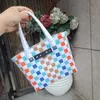 Fashion da donna Nuova borsa intrecciata Small Borse quadra Plastic Basket Piccotto cesto colorato foto portatile con sacca per la spesa da spiaggia ID Stylisheendibags