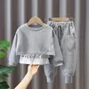 110y Kindermädchen Anzüge Spring Herbst Koreanische Version Big Childrens Sports Freizeit 2 -Piece -Anzug Teenager Girl Clodh Anzug 240328