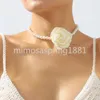 Collier de chaîne de clavicule perle élégante vintage Colore de camélia colorée pour femmes Sweet Spicy Girl Pendante Flower Choker Collar