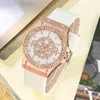 Montre-bracelets Watch Feme Watch Simple Leather Quartz Femmes Decoration de balle en peluche Portefeuille Butterfly Set Horlo