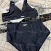 Designer Bikinis Designer Swim Suit V Neck Halter Bra High midja Briper Set Woman Two Piece Bikini Tryckt baddräkt för strandsemester Surfing Badkläder