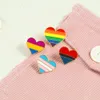 LGBT Red Rainbow Heart Brooch Cute Anime Movies Games Épingles en émail dur collectez le cartoon métaton Broche sac à dos sac de sac à dos collier