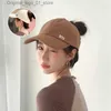 Ball Caps New high ponytail womens baseball cap for 2023 summer sports cap fashionable and casual solid color sun hat with ponytail hole Q240408