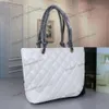 Top Designer Handtasche Einfache Mode vielseitige Schulter -Frauen -Einkaufstaschen Achselmänner Damen Brand Trendy Tasche Mehrere Stile