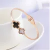 VAC Armband Titanium Steel Clover Atmosphere Simple Fashion Korean Rose Gold Jewelry Decoration Accessories Fashion Armband Kvinna