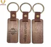 MOQ 50PCS Joue clés en cuir de logo personnalisé avec bagage pendentif en bois Anneau de clés de bricolage d'anniversaire