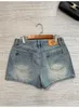 Kvinnors shorts designer 24 vår/sommar ny klassisk broderi mönster hög midja smal denim shorts för kvinnor jvqc