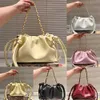 2 Storlek Dumpling Påsar Designer Handväskor för kvinnor Squeeze Crossbody Purse Top Handle Bag Lady Söt Cloud Tote Bag 240410