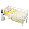 Katoen 3 stks/set baby beddengoed set schattige cartoonpatroon geboren krib kit baby laken quilt deksel kussensloop kokje kootbedbed 240408