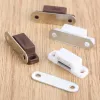 5pcs Small Magnetic Door Catches Cuisine Armoire Armoire d'armoire Latch Catch Vis de l'armoire marron blanc matériel 27x10 mm