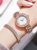 Montre-bracelets 3pcs à la mode longue diamant en diamant Petal circulaire en acier pour femmes