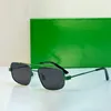 Zonnebrillen Men Luxe bril Vrouw Funky zonnebril Simple European Style Metal Frame Dubbele brug Design Licht en comfortabele Designer Shades Lunette Soleil