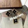 Itália Luxo Clover Designer Brincos para mulheres Retro Retro Vintage Clipe de concha de ouro 18k em jóias de festas de anéis de ouvido
