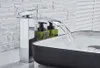 Square Chrome Waterfall Basin Évier robinet Bathroom Mixer Tap à manche unique