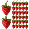 Feestdecoratie 40 pc's gesimuleerde aardbei -voedselspeelgoed Aardbeien Aardbeien Model Mini Fruit Ornament Artificial Miniature Things