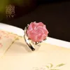 Luxury 3D Rose sculptée Rose Agate pour femmes Charme féminine Party Bijoux de mariage Créatif Géométriques Gentes faites à la main Tendy 240403