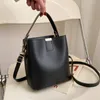 Womens Bag Trend Large Capacity Pu Leather Portable Cross Body Bucket Single Shoulder Crossbody Handväska Kvinna 240407