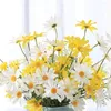 Dekorative Blumen künstliche weiße Schönheit Seiden Chrysanthemen Simulation Daisy gefälschte Dekoration für Hausgartenbüro Dekore