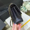 Axelväska designer kvinnor crossbody väska kaviar flappåse 10a spegel av den ursprungliga 25 cm handväskan med låda c001a