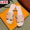 House Designer Sandals claquette For Womens Ladies Fashion Luxury Leather Low Heels Slippers Slides Orange Black Brown White Sandale Beach Shoes 35-42