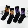 Chaussettes masculines Fashion Hip Hop Hit Hit Color on Fire Crew Red Flame Blaze Power Torch Warmth Street Skateboard Cotton Long